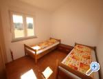 Apartments(A2+2) & Studio(A2) Rosa apartments Croatia