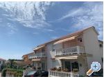 Obiteljska kuĉa Ostojic apartments Croatia