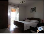 Petar apartmani Omis apartments Croatia