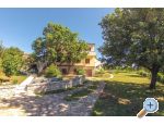 Vila Lori + bazen apartments Croatia