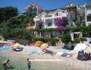 Bougainvillea beach house apartmani