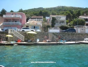 Apartm�ny 7 m od mora