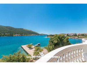 Apartm�ny Bonaca - Prvi red do mora