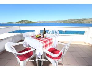 Vinka apartments DIREKT NA PLA�I