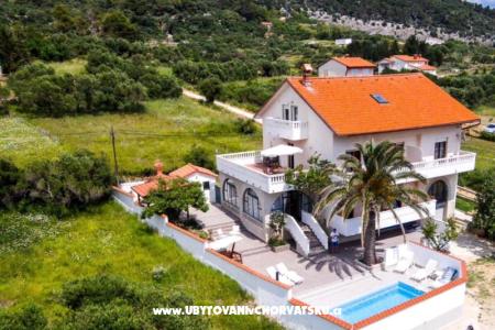 Apartmány Anny s bazénem ostrov Rab Chorvatsko