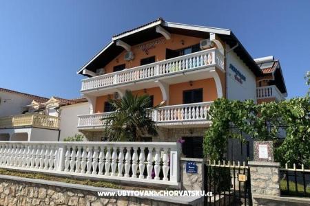 Apartmány - Emelie  Vodice Chorvatsko